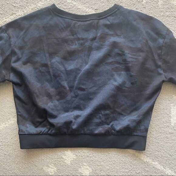 Victoria Sport Dark Camo Cropped Sweatshirt L - Picture 7 of 8